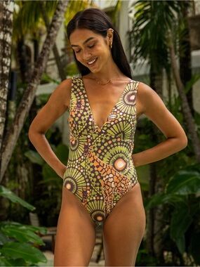 Kenny Flowers THE AFRICA Sculpt One Piece NWT
